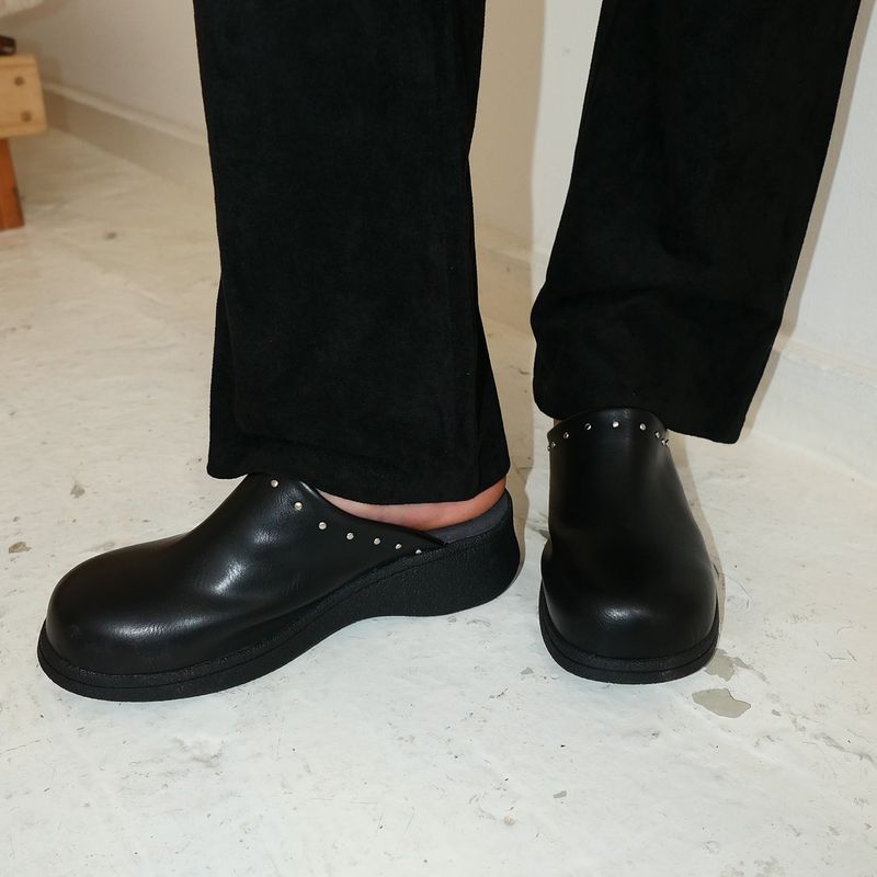 Daze 0046. Studded Clogs - 2colors