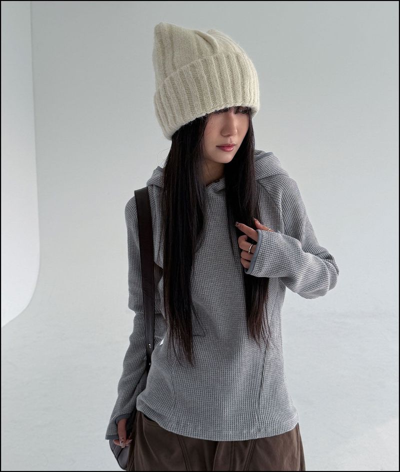 Revi henry neck hoodie (finger whole)
