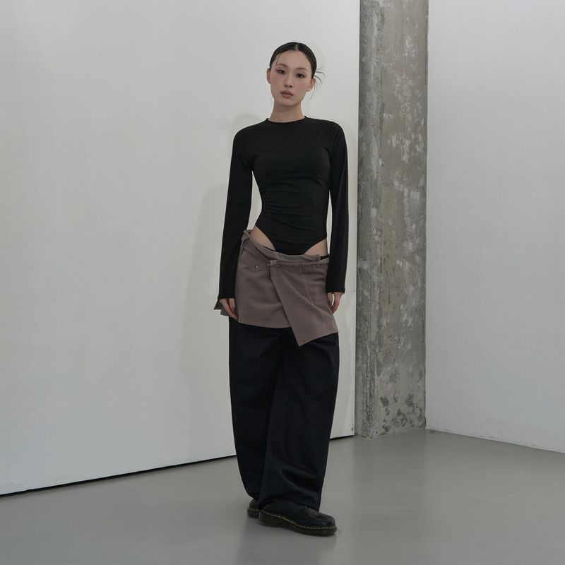 LAYERED SNAP WRAP SKIRT (TAUPE GRAY)
