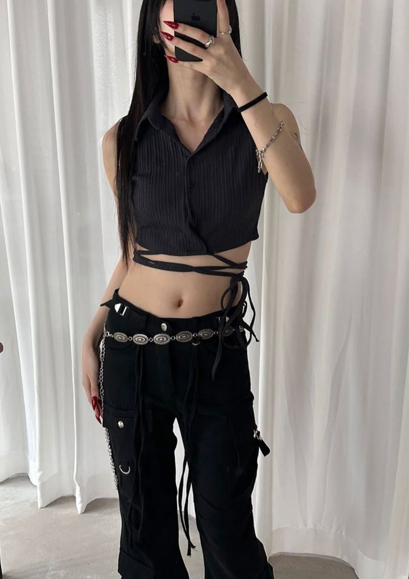 Strap pin tuck pocket pants