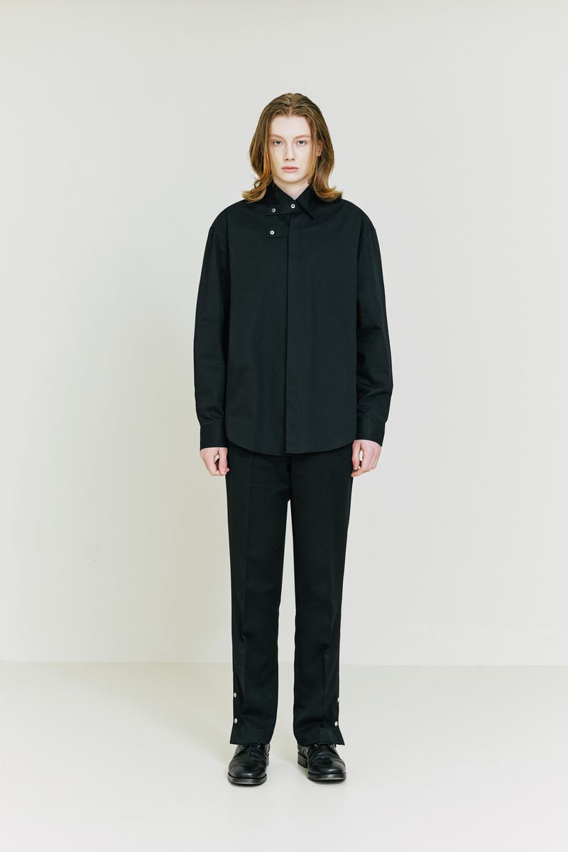 S SY(エスエスワイ)の「Collar Strap Shirt black(Tops)」