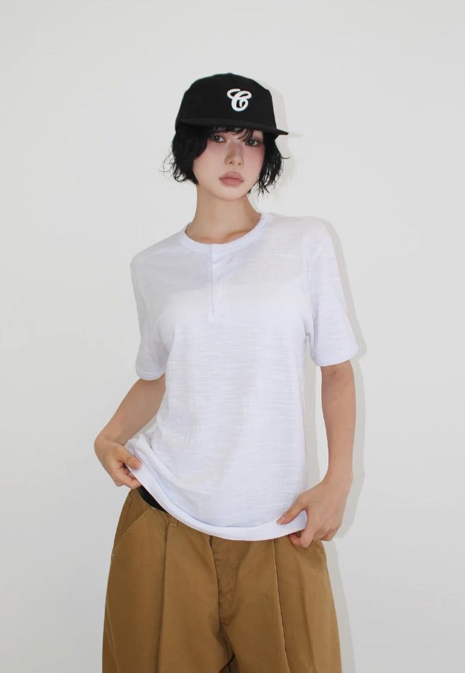 AAKE(アケ)の「3-BUTTON HENLEY NECK TEE(Tops)」