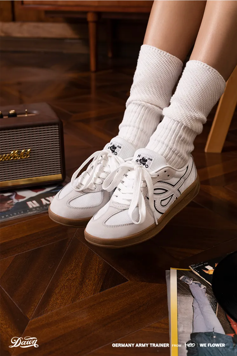HBD/We Flower Joint Name Retro German Training Shoes - WHITE