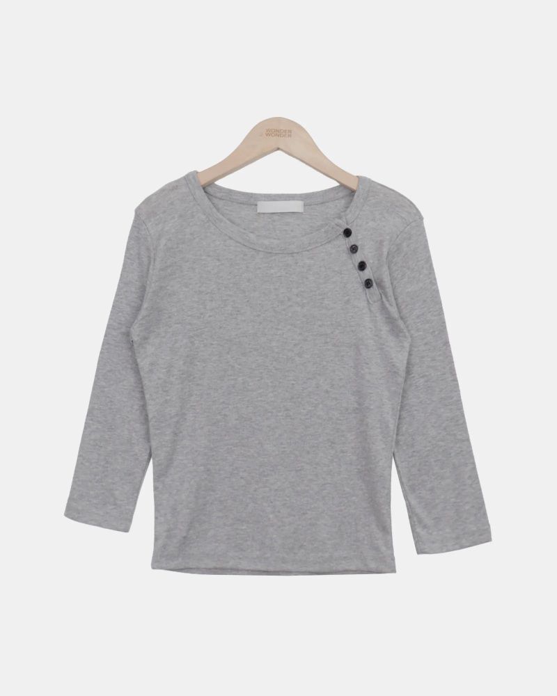 Hena Diagonal Button 7-Sleeve T-Shirt