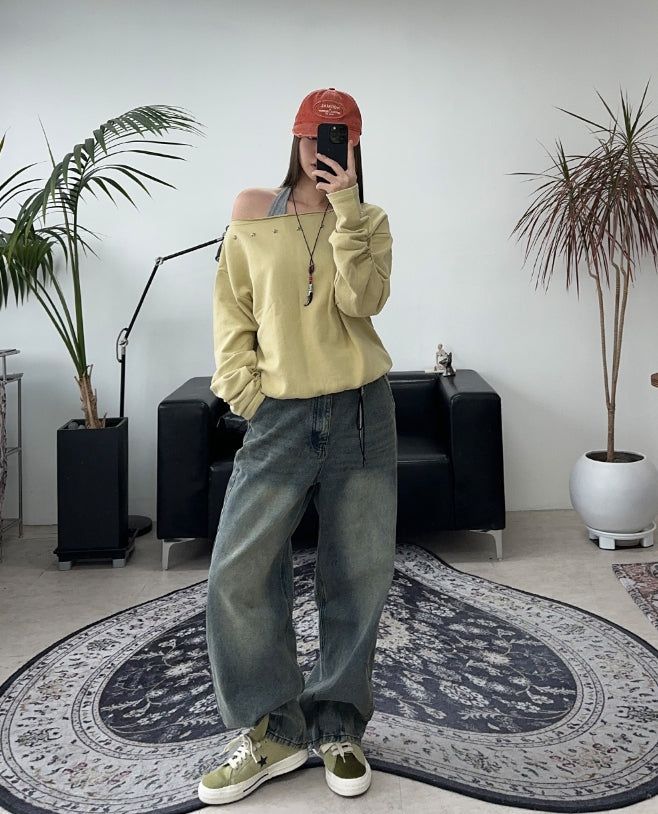 Kane Star Off-Shoulder Sweatshirt