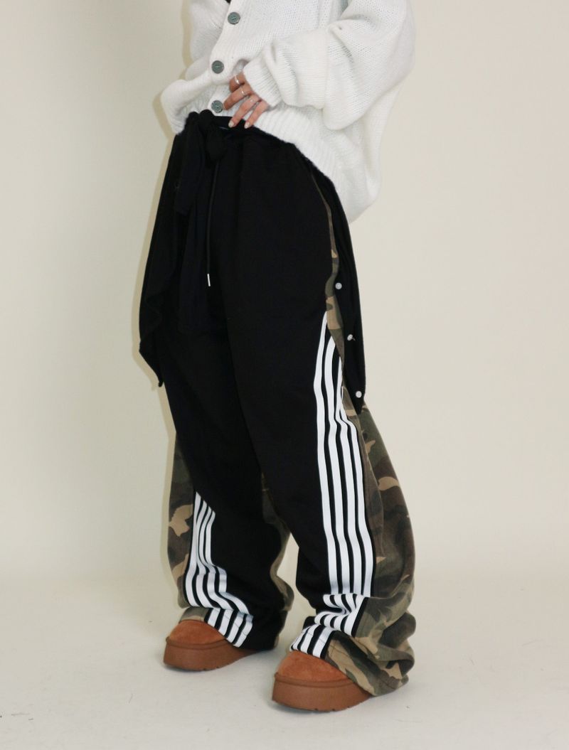 UZYOUNG（ユズヨン）の「Cooch Military Camo Wide Sweat Pants（Pants）」