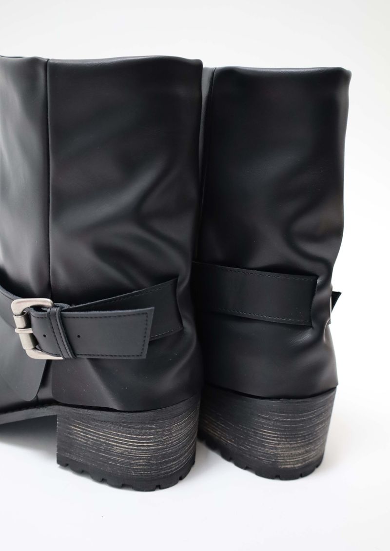 Simple Cover Mid Boots