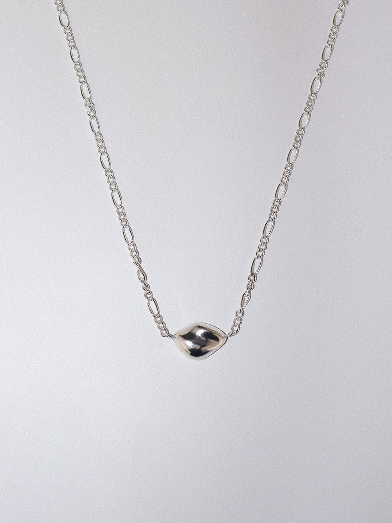 CONCH NECKLACE