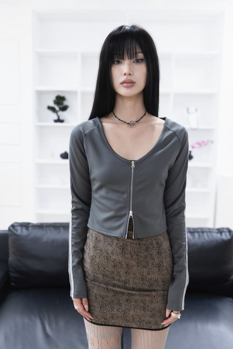 [Sepia] Flower choker