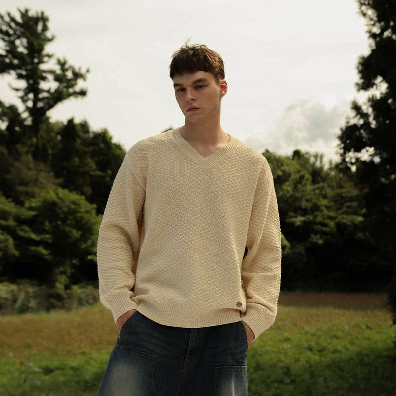 Retro Pattern V-Neck Knitwear - Ivory