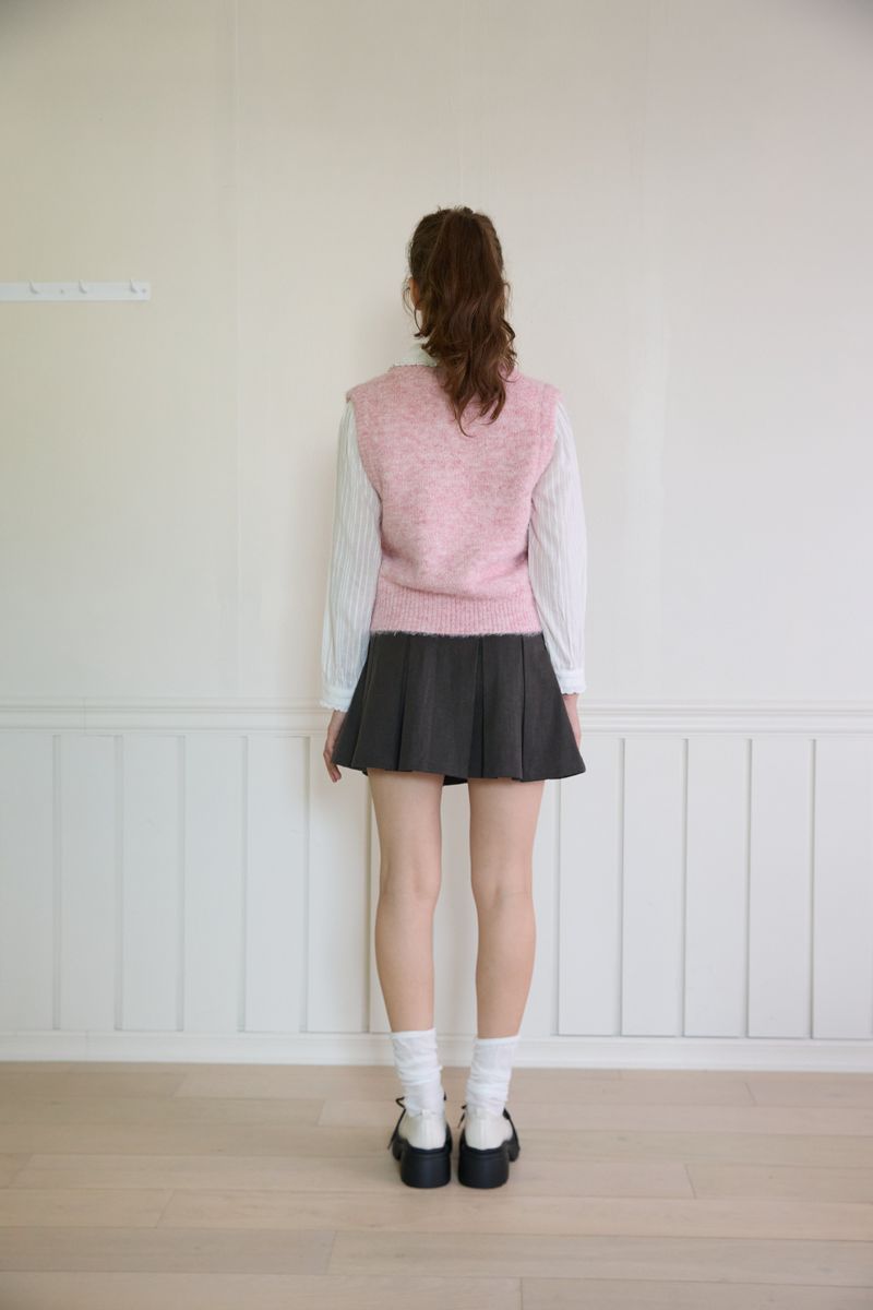 FLUFFY KNIT VEST (2 COLORS)