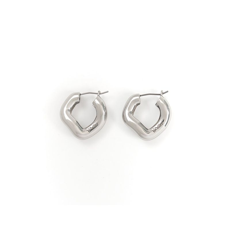 Viollina（ビオリーナ）の「Metal Wave Link Earrings_Silver（Accessories）」