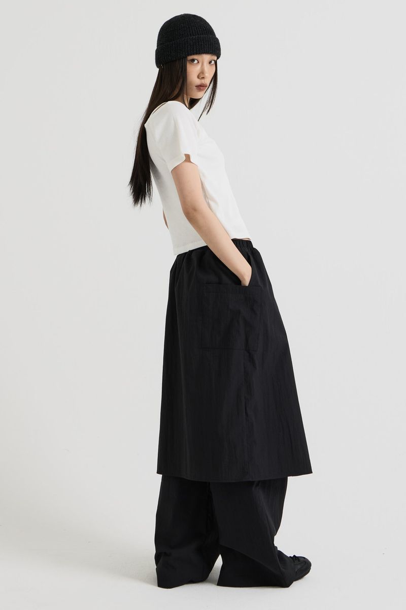 Sleeveless layered top, White