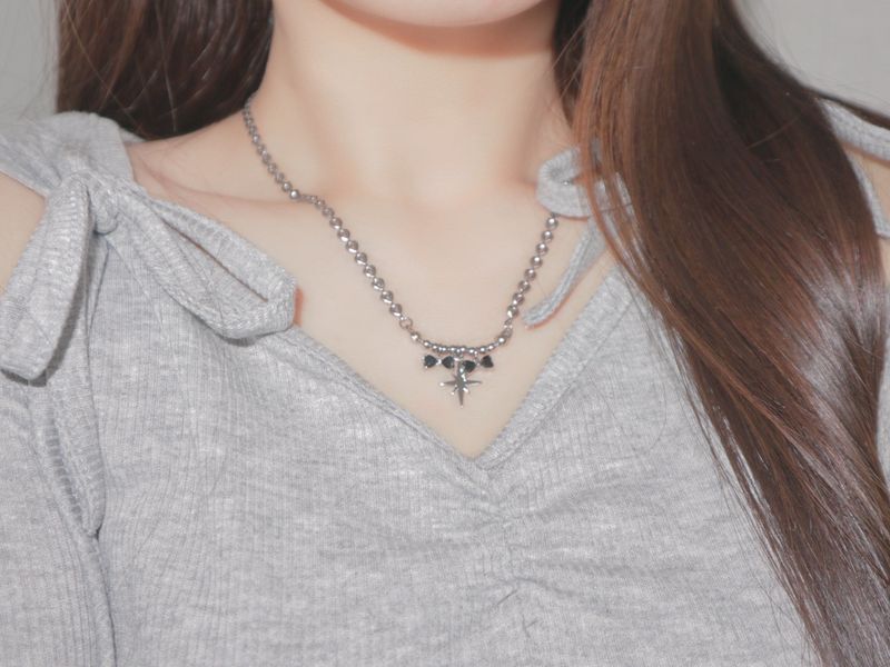 black double ribbon twinkle necklace