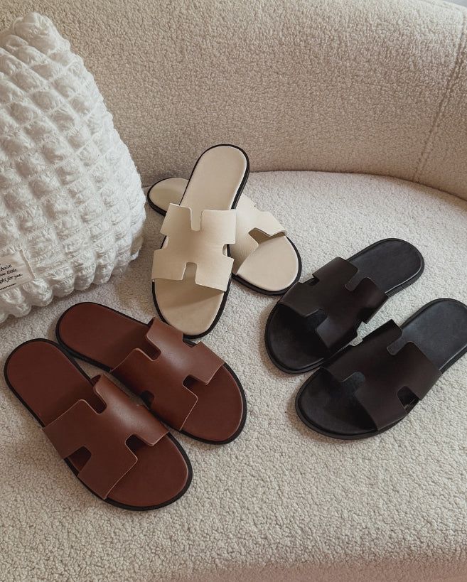 2PLAN(ツープラン)の「Odi Cowhide Handmade Slippers(Shoes)」