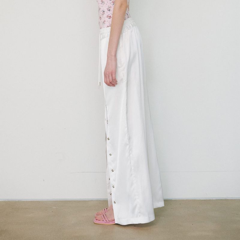  BUTTON SATIN PANTS, IVORY