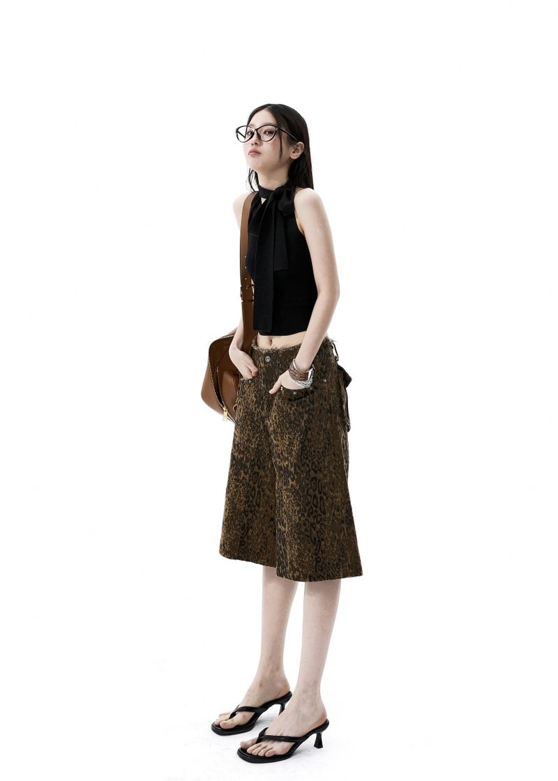 ルーズストレートレッグレッグレオパードローライズデニムショートパンツ (Knee-length/Capri Pants)