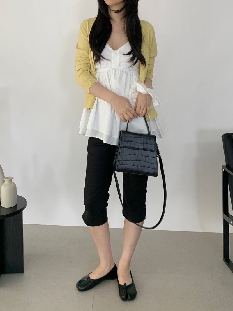 Neka Slit Three-quarter Capri Pants