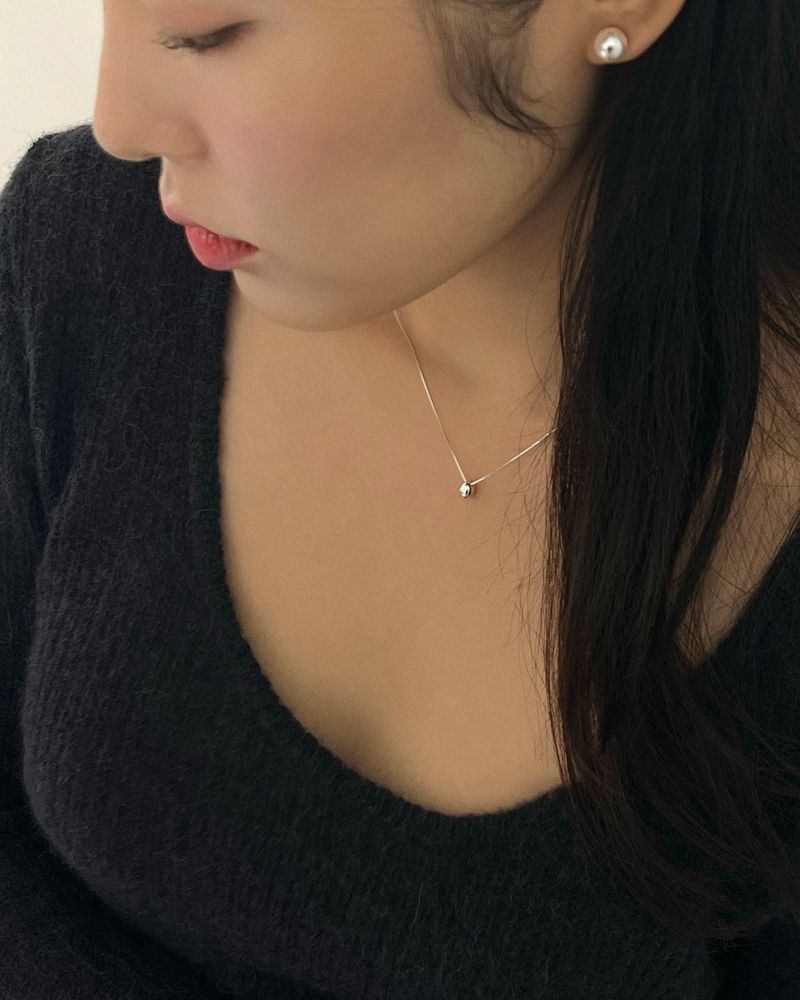 Sleek necklace (silver)