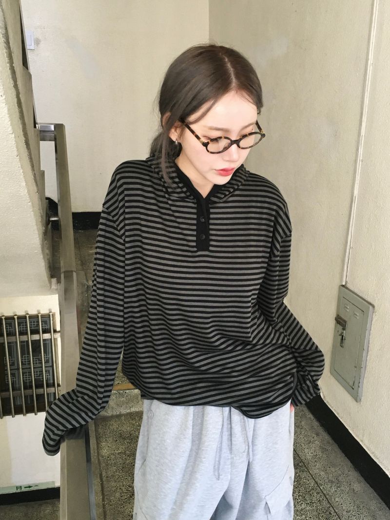 Slim Striped Henley Neck Hoodie (4c)