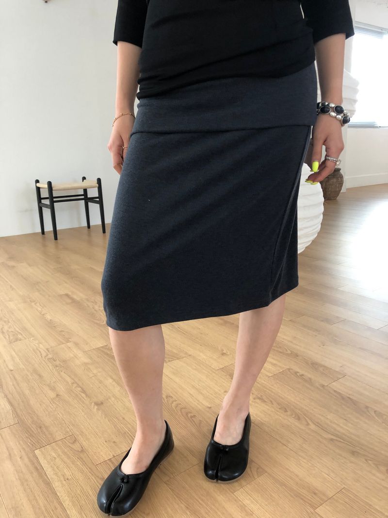 BLOBBY(ブロビー)の「FOLD MIDI SKIRT(Skirts)」