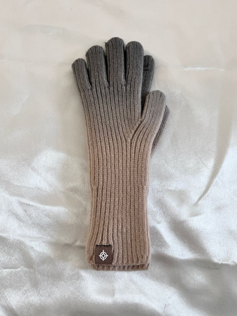 Spuit unique gloves