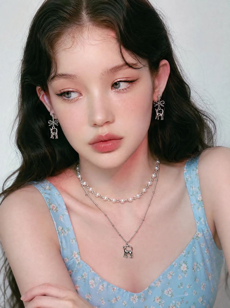 Kitty and Bow Earring - Silver Color