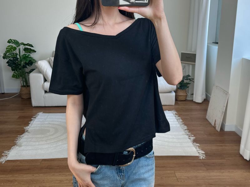 loose v neck tee