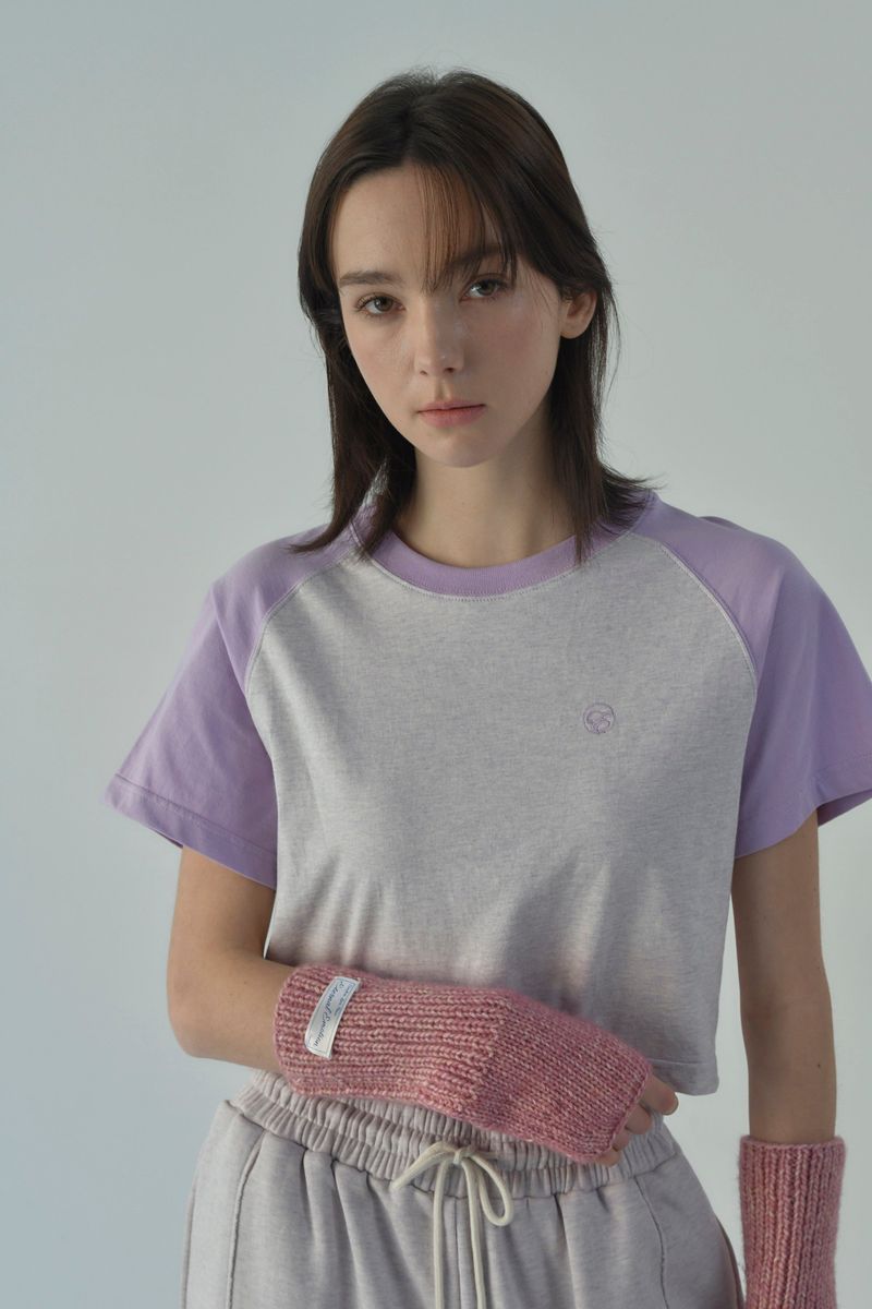 ETERNAL EMOTION（エターナルエモーション）の「シグネチャーロゴレグランクロップTシャツ（トップス）」