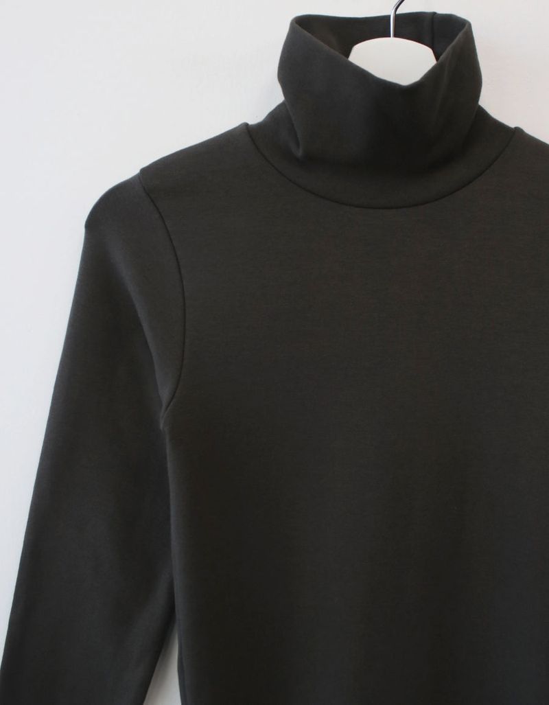 ベーシックタートルネックTシャツ