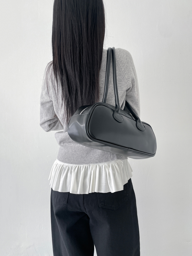baguette shoulder bag