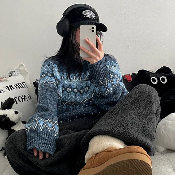 Elle Over Nordic Round Knitwear