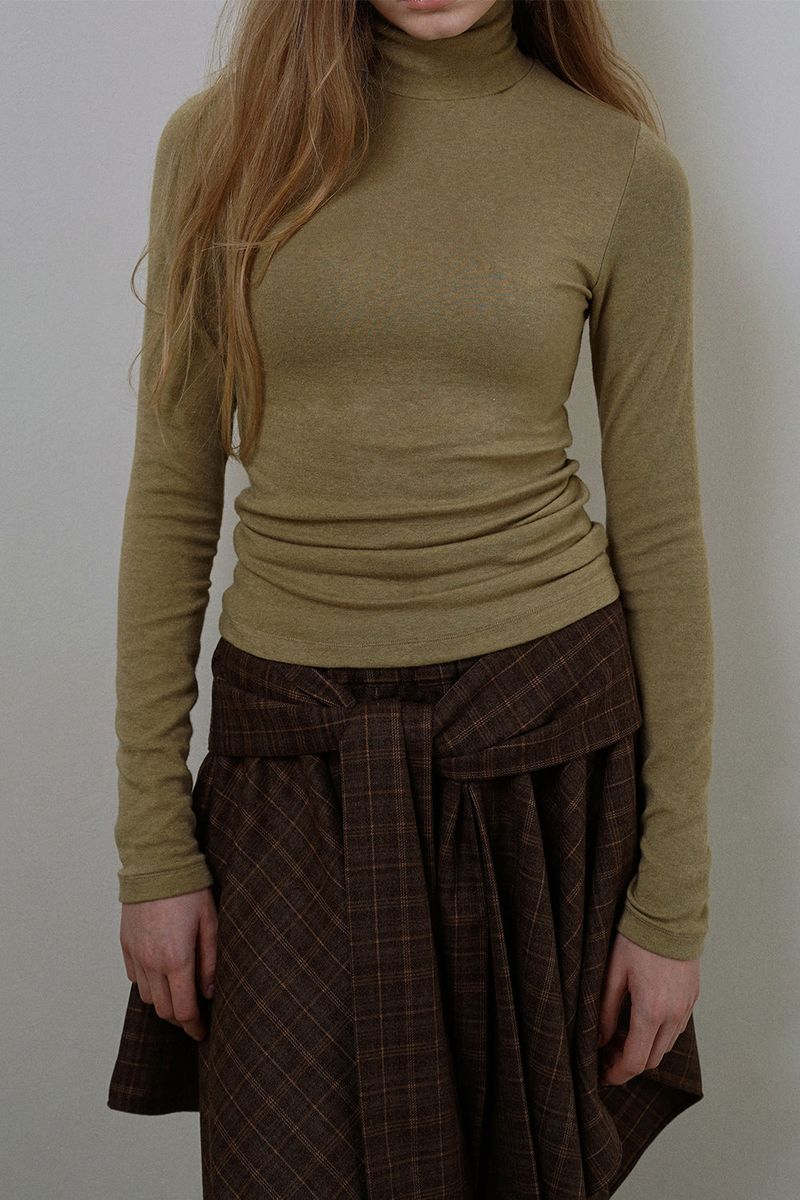 WITHOUTSUMMER(ウィズアウトサマー)の「Wool turtleneck top_mustard(Tops)」