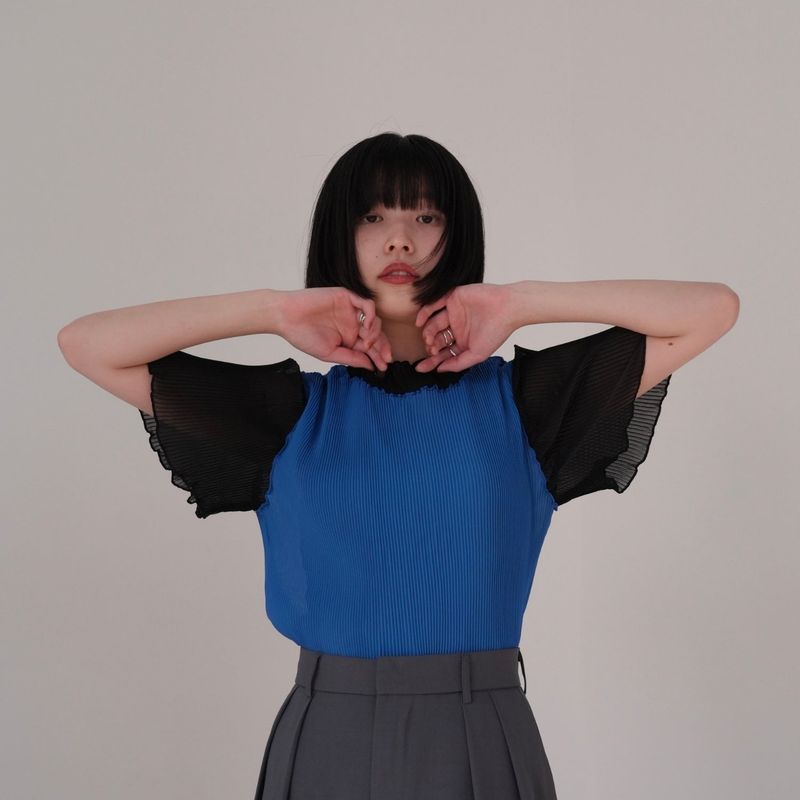 mellow pleats bicolor tops