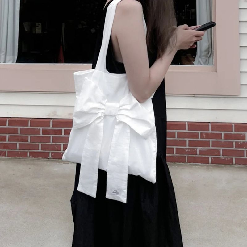 Peakdrawing（ピークドロウィン）の「ホワイト ビッグ ボウ バッグ (Handmade bag)（バッグ）」