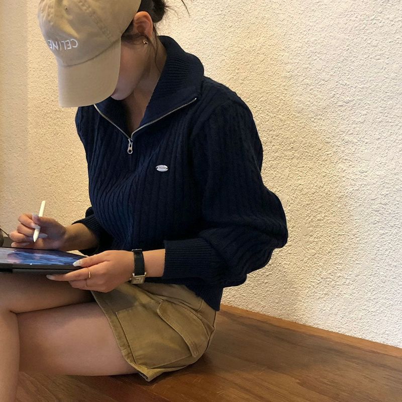 [BELLIDE MADE] CABLE HALF ZIP-UP KNIT WITH PENDANT