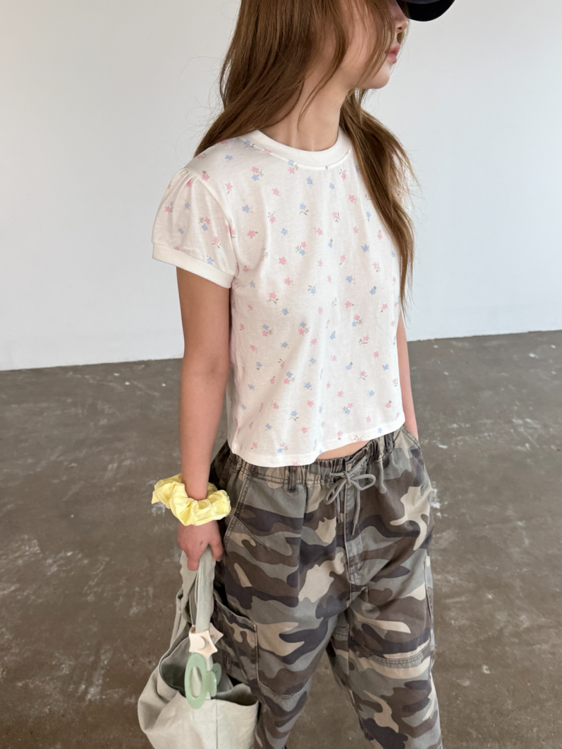 flowery shirring crop T