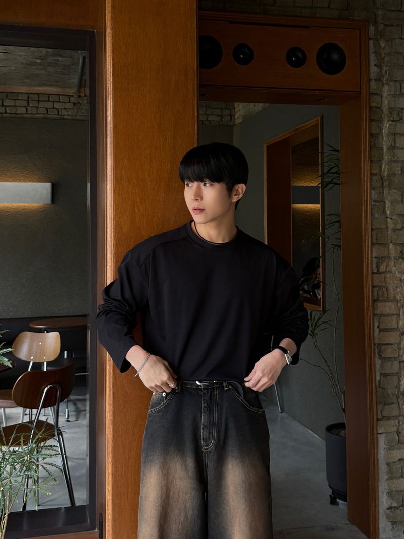 Broad shoulder cut line long sleeeve