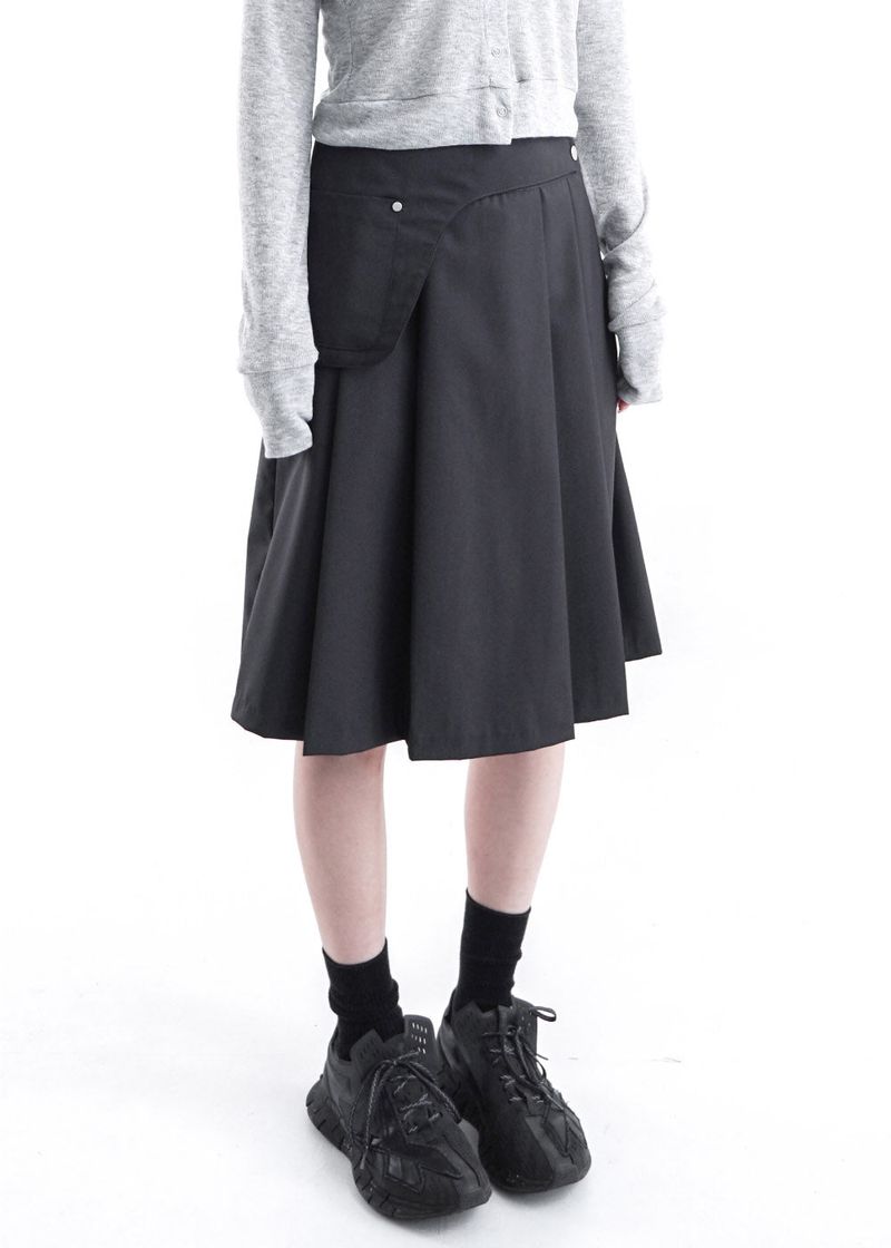 BUTTON POCKET SKIRT