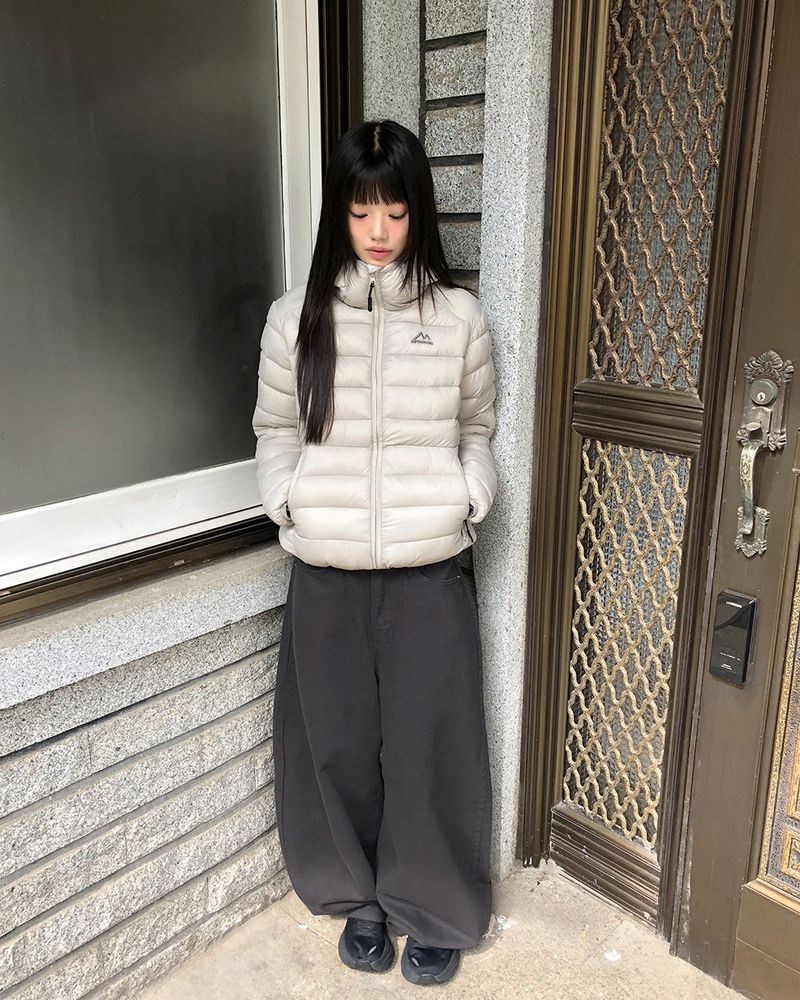 Turnre string Hood Nylon Lightweight Short Puffer Jacket