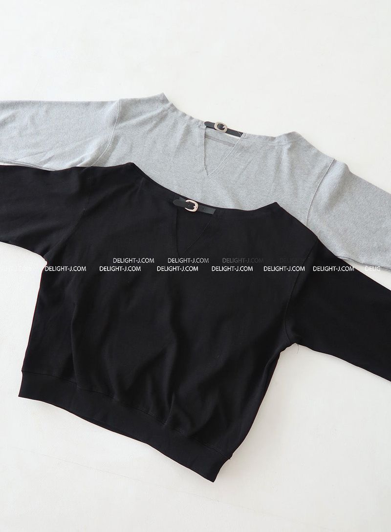 Buckle backless off-shoulder sweatshirt