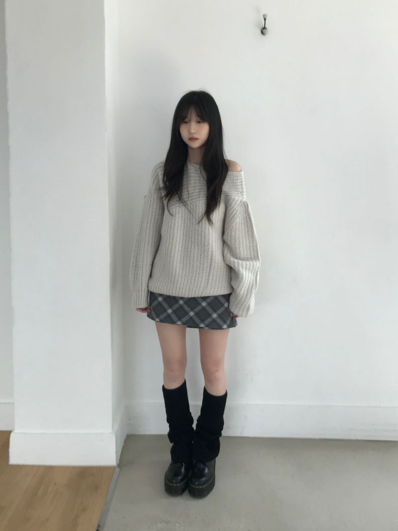 Kitten（キッテン）の「Brine Unbalanced Shoulder Knitwear (3 colors)（Tops）」