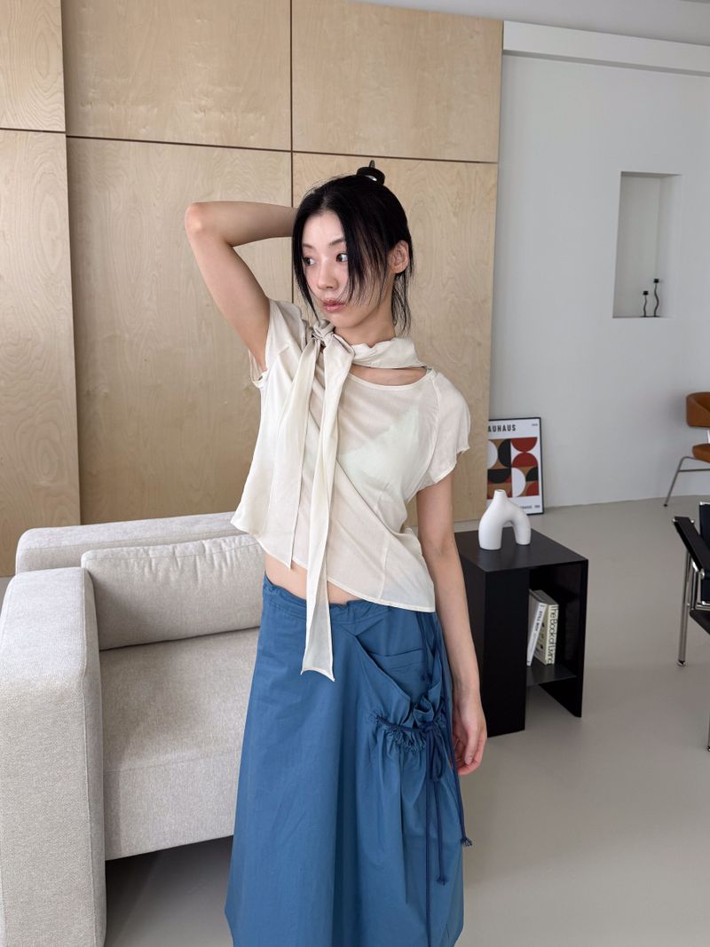 STRAP LESSON BLOUSE