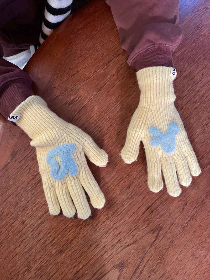 CUSTOM INITIAL KNIT RIBBON GLOVES