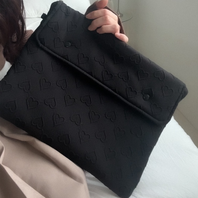 heart ipad pouch (black)