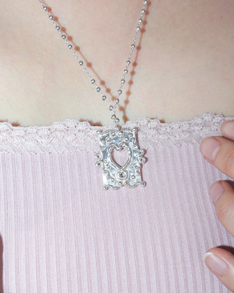 [MADE] melted heart frame necklace