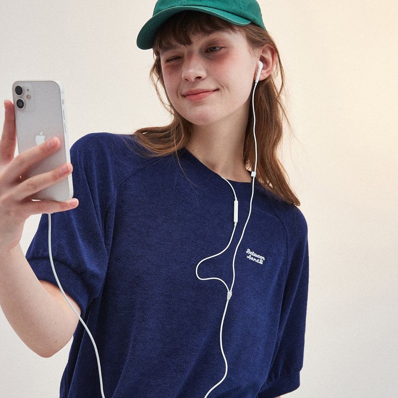 Between A and B（ビットウィーンエーアンドビー）の「テリー ラグラン Tシャツ_ネイビー（トップス）」