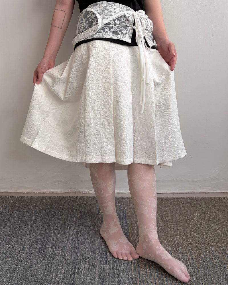 Dewy Flower Pleats Skirt