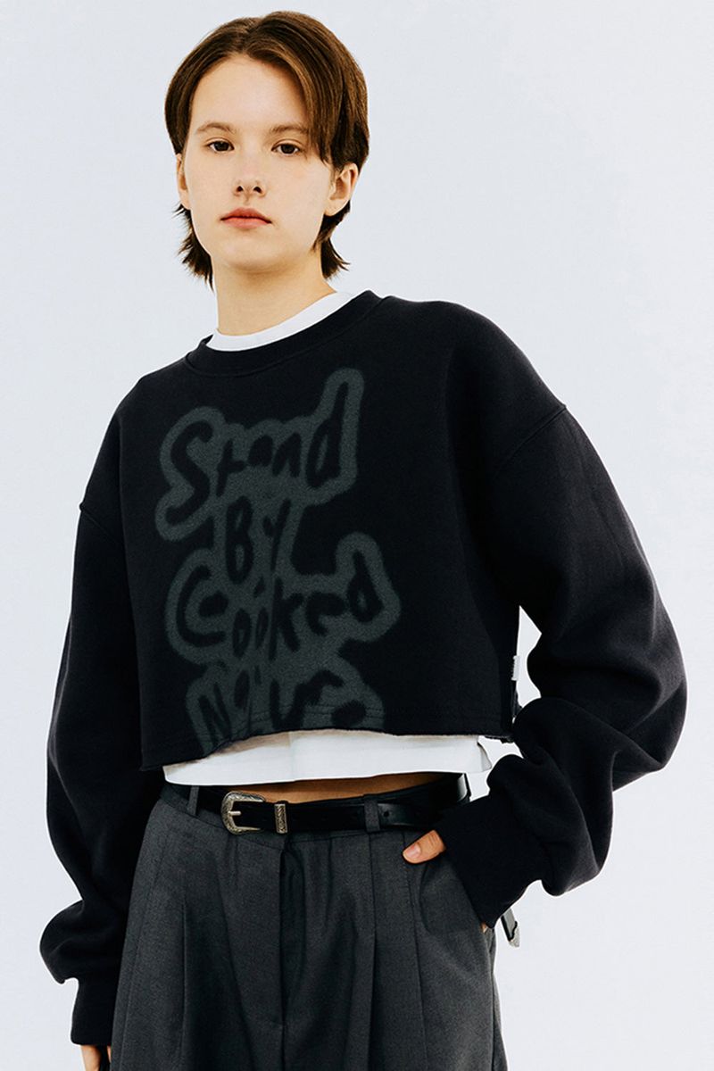 NCOVER(エンカバー)の「OVER STENCIL TYPO CROP SWEATSHIRT-CHARCOAL(Tops)」