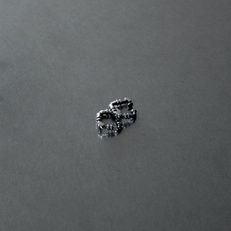 MICRO PIPE PIECES EAR CUFF